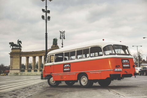 Robur Tours, buszbérlés, buszkölcsönzés, személyszállítás, esküvői kocsi, esküvői busz, legénybúcsú, leánybúcsú, csapatépítő tréning, városnézés, személyszállítás, programszervezés, partyszervezés, szülinapi buli