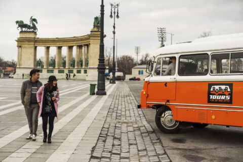 Robur Tours, buszbérlés, buszkölcsönzés, személyszállítás, esküvői kocsi, esküvői busz, legénybúcsú, leánybúcsú, csapatépítő tréning, városnézés, személyszállítás, programszervezés, partyszervezés, szülinapi buli