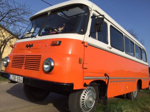 Robur Tours, buszbérlés, buszkölcsönzés, személyszállítás, esküvői kocsi, esküvői busz, legénybúcsú, leánybúcsú, csapatépítő tréning, városnézés, személyszállítás, programszervezés, partyszervezés, szülinapi buli