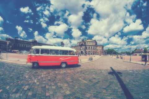 Robur Tours, buszbérlés, buszkölcsönzés, személyszállítás, esküvői kocsi, esküvői busz, legénybúcsú, leánybúcsú, csapatépítő tréning, városnézés, személyszállítás, programszervezés, partyszervezés, szülinapi buli