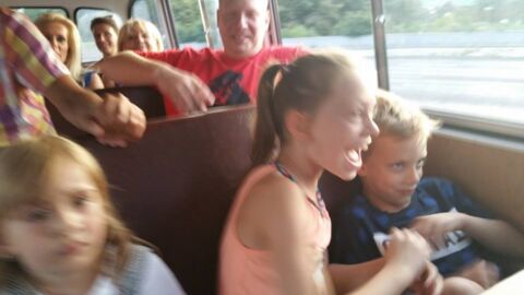 Robur Tours, buszbérlés, buszkölcsönzés, személyszállítás, esküvői kocsi, esküvői busz, legénybúcsú, leánybúcsú, csapatépítő tréning, városnézés, személyszállítás, programszervezés, partyszervezés, szülinapi buli