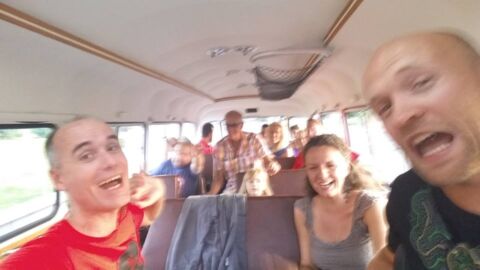 Robur Tours, buszbérlés, buszkölcsönzés, személyszállítás, esküvői kocsi, esküvői busz, legénybúcsú, leánybúcsú, csapatépítő tréning, városnézés, személyszállítás, programszervezés, partyszervezés, szülinapi buli