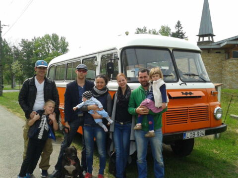 Robur Tours, buszbérlés, buszkölcsönzés, személyszállítás, esküvői kocsi, esküvői busz, legénybúcsú, leánybúcsú, csapatépítő tréning, városnézés, személyszállítás, programszervezés, partyszervezés, szülinapi buli