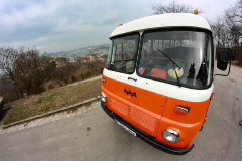 Robur Tours, buszbérlés, buszkölcsönzés, személyszállítás, esküvői kocsi, esküvői busz, legénybúcsú, leánybúcsú, csapatépítő tréning, városnézés, személyszállítás, programszervezés, partyszervezés, szülinapi buli
