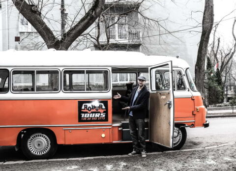 Robur Tours, buszbérlés, buszkölcsönzés, személyszállítás, esküvői kocsi, esküvői busz, legénybúcsú, leánybúcsú, csapatépítő tréning, városnézés, személyszállítás, programszervezés, partyszervezés, szülinapi buli