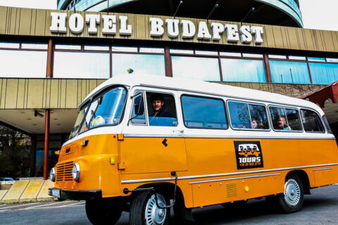 Robur Tours, buszbérlés, buszkölcsönzés, személyszállítás, esküvői kocsi, esküvői busz, legénybúcsú, leánybúcsú, csapatépítő tréning, városnézés, személyszállítás, programszervezés, partyszervezés, szülinapi buli