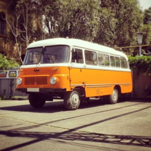 Robur Tours, buszbérlés, buszkölcsönzés, személyszállítás, esküvői kocsi, esküvői busz, legénybúcsú, leánybúcsú, csapatépítő tréning, városnézés, személyszállítás, programszervezés, partyszervezés, szülinapi buli